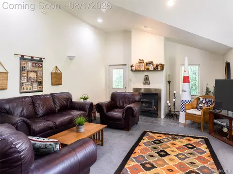 Living - 28966 Sibley Rd, Romulus, MI 48174 photo 4 of 5