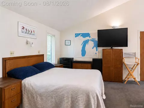 Bedroom - 28966 Sibley Rd, Romulus, MI 48174 photo 8 of 10