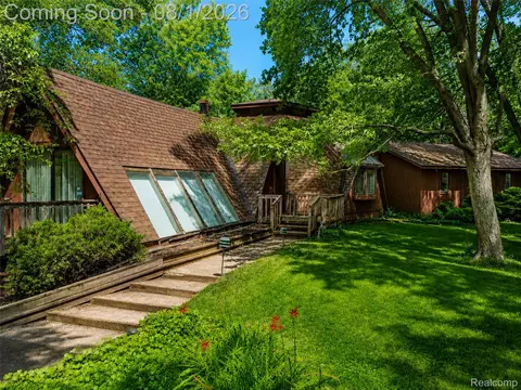 Exterior - 28966 Sibley Rd, Romulus, MI 48174 photo 4 of 12