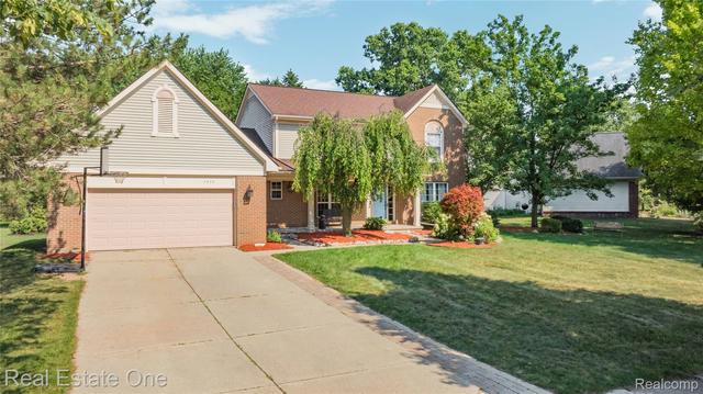 7570 Greenway Ln, West Bloomfield, MI 48324
