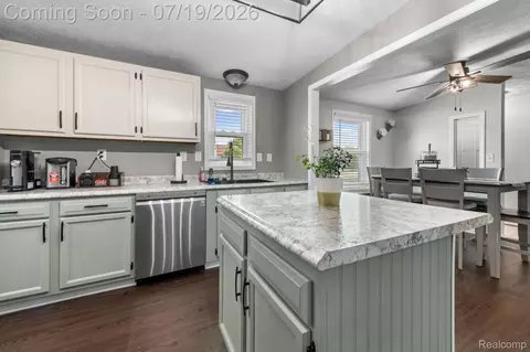 21699 Brookside North Dr, Macomb, MI 48044 photo 14