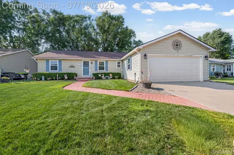 21699 Brookside North Dr, Macomb, MI 48044 photo 3