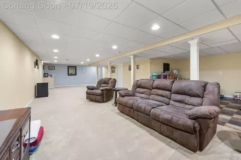 21699 Brookside North Dr, Macomb, MI 48044 photo 18