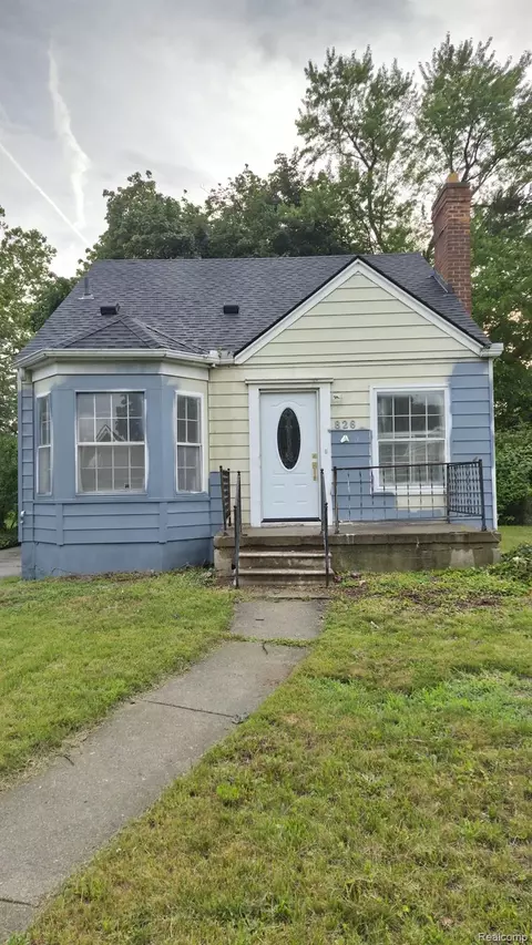 826 Etowah Ave, Royal Oak, MI 48067