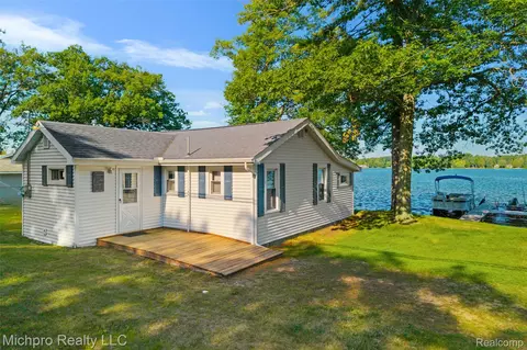 4432 E Cedar Lake Dr, Greenbush, MI 48738