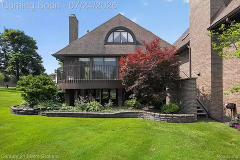 9095 S Saginaw Rd #13, Grand Blanc, MI 48439