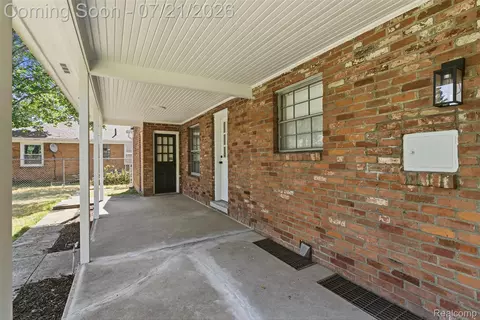 Exterior - 1815 E 2nd St, Flint, MI 48503 photo 3 of 6