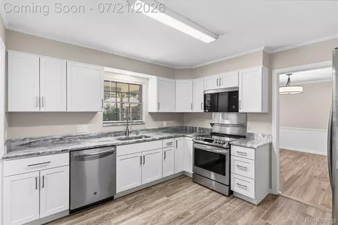 Kitchen - 1815 E 2nd St, Flint, MI 48503 photo 3 of 4