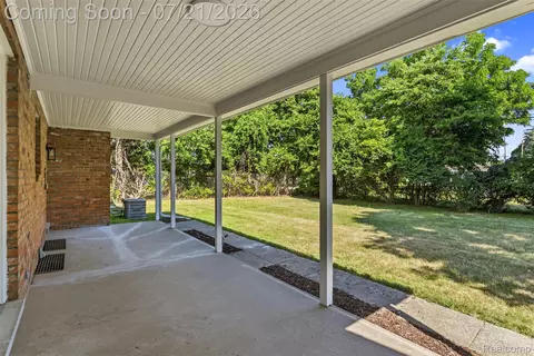 Exterior - 1815 E 2nd St, Flint, MI 48503 photo 4 of 6