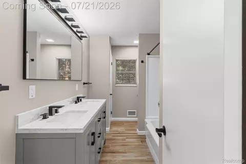 Bath - 1815 E 2nd St, Flint, MI 48503 photo 1 of 4
