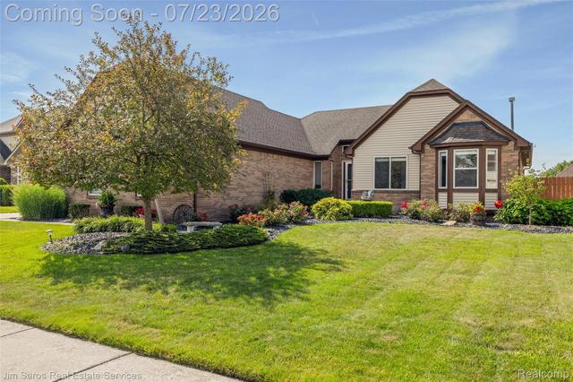 18500 Autumnwood Dr, Clinton Township, MI 48035