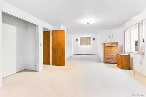 Bedroom - 9735 Dolan Rd, Columbus, MI 48063 photo 5 of 6