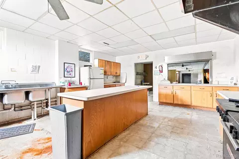 Kitchen - 9735 Dolan Rd, Columbus, MI 48063 photo 5 of 5
