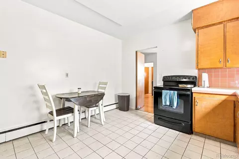 Kitchen - 9735 Dolan Rd, Columbus, MI 48063 photo 3 of 5