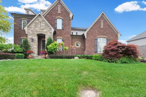 56555 Hartley Dr W, Shelby Township, MI 48316