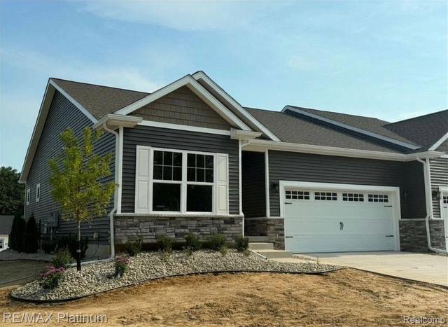 854 Oakwood Cir #43, Fenton, MI 48430