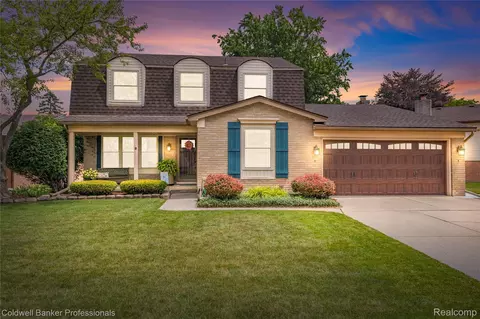 39452 Sunderland Dr, Clinton Township, MI 48038
