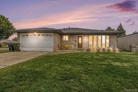 Exterior - 37400 Hacker Dr, Sterling Heights, MI 48310 photo 3 of 6