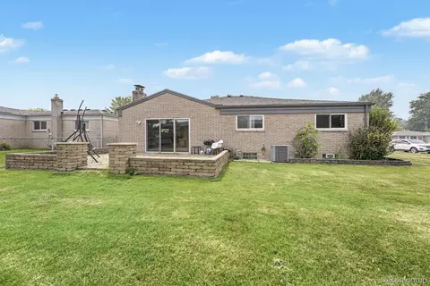 Exterior - 37400 Hacker Dr, Sterling Heights, MI 48310 photo 5 of 6