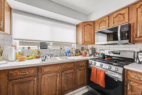 Kitchen - 37400 Hacker Dr, Sterling Heights, MI 48310 photo 1 of 2