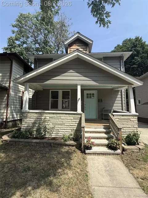 231 E Saratoga St, Ferndale, MI 48220