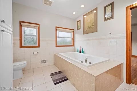 Bath - 8922 Mcclements Rd, Brighton, MI 48114 photo 2 of 2