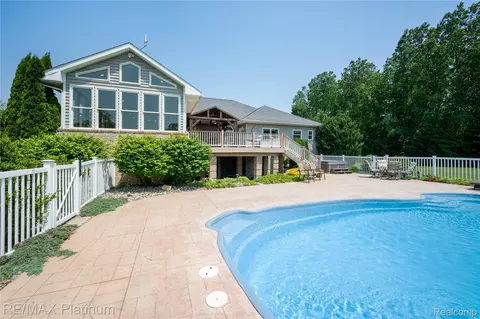 Exterior - 8922 Mcclements Rd, Brighton, MI 48114 photo 7 of 12