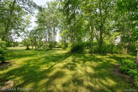 Exterior - 8922 Mcclements Rd, Brighton, MI 48114 photo 11 of 12