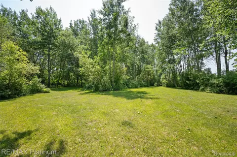 Exterior - 8922 Mcclements Rd, Brighton, MI 48114 photo 10 of 12