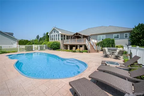 Exterior - 8922 Mcclements Rd, Brighton, MI 48114 photo 6 of 12