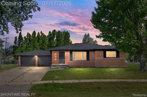 3708 Baybrook Dr, Waterford, MI 48329