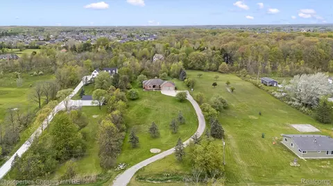 23071 Napier Rd, Lyon, MI 48167