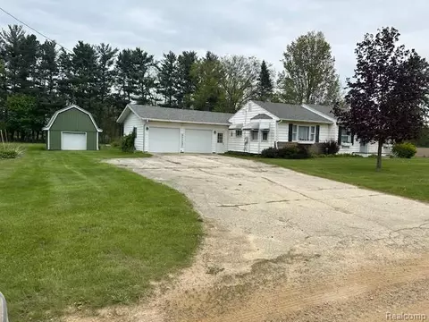 364 Carpenter Rd, Watertown, MI 48435