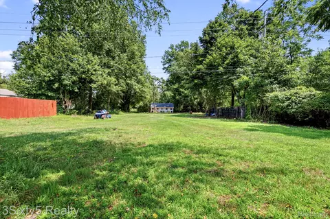 Exterior - 13599 S Huron River Dr, Romulus, MI 48174 photo 4 of 5