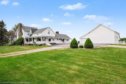 Exterior - 3105 E Dodge Rd, Thetford, MI 48420 photo 7 of 8