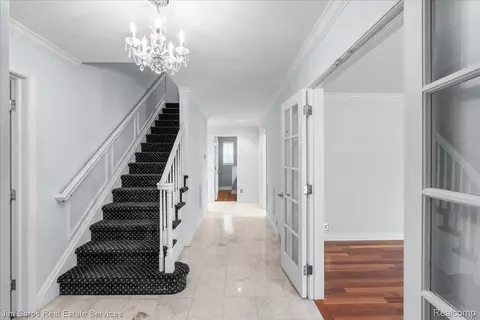 Entry Way - 1023 Buckingham Rd, Grosse Pointe Park, MI 48230 photo 1 of 2