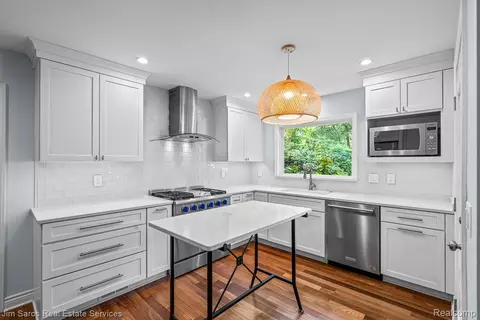 Kitchen - 1023 Buckingham Rd, Grosse Pointe Park, MI 48230 photo 1 of 4