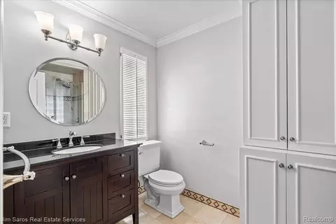Bath - 1023 Buckingham Rd, Grosse Pointe Park, MI 48230 photo 1 of 5