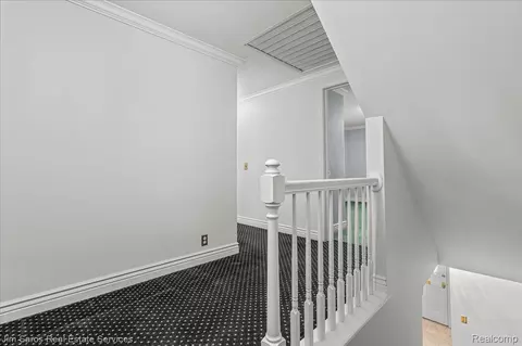Entry Way - 1023 Buckingham Rd, Grosse Pointe Park, MI 48230 photo 2 of 2