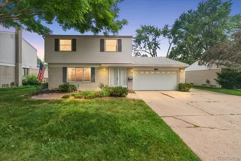 11225 Alwardt Dr, Sterling Heights, MI 48313