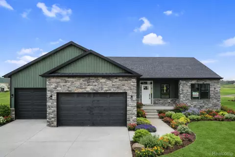 1315 Park Ridge Pointe, Grand Blanc, MI 48439