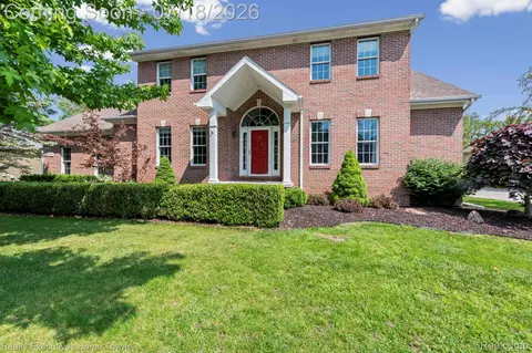 3276 Shorewood Ave, Fort Gratiot, MI 48059