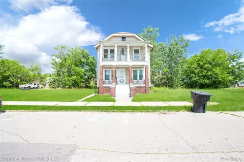 13484 Maine St, Hamtramck, MI 48212