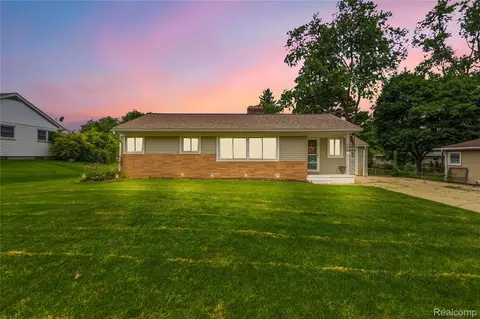 3403 Ardreth Dr, Waterford, MI 48329