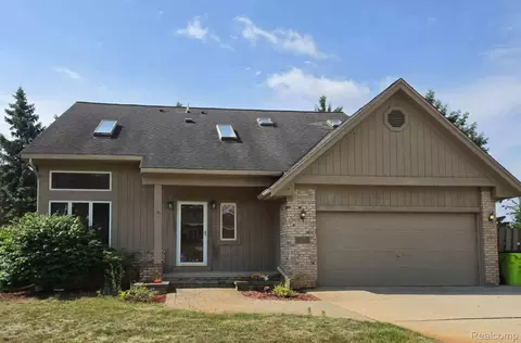 41921 Tamara St, Novi, MI 48375