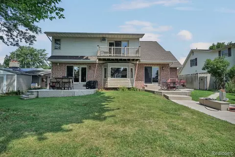 7277 Cardinal St, Clay, MI 48001