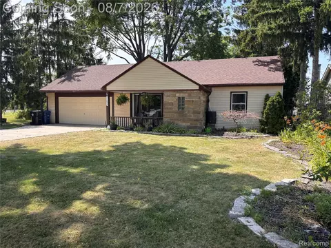 11655 San Jose Ave, Redford, MI 48239