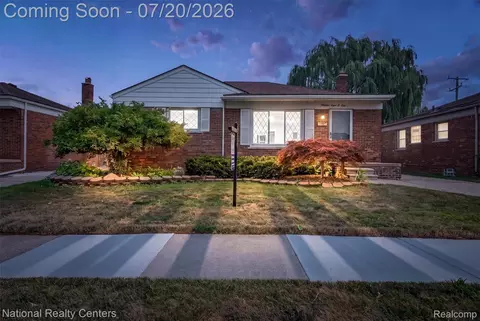 19801 Alger St, Saint Clair Shores, MI 48080