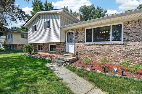 4290 Sulgrave Dr, Flint, MI 48473