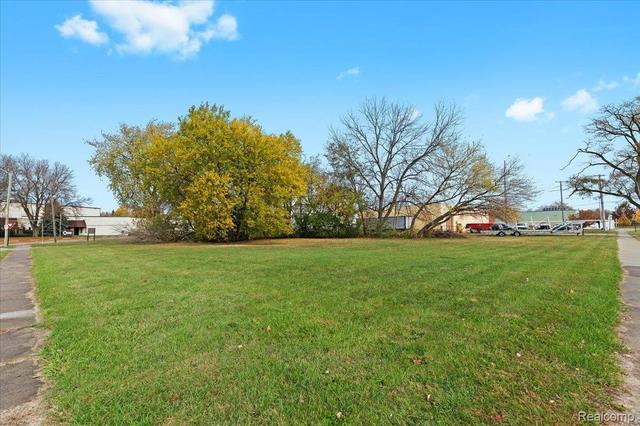 522 Central Ave, Wyandotte, MI 48192